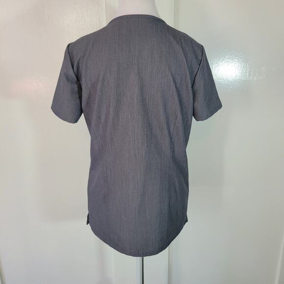 FIGS Size XS	Casma Three-Pocket Scrub Top Graphite Gray Dr Nurse RN Hospital - Picture 4 of 9